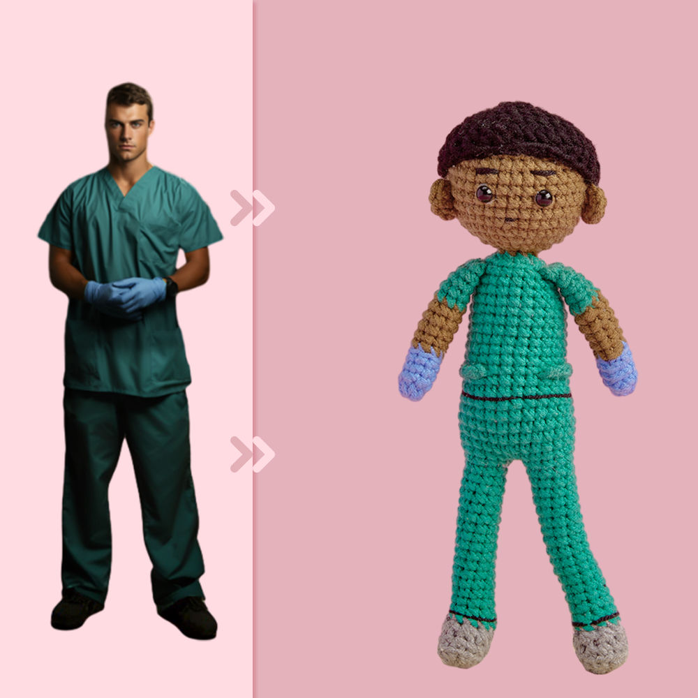 Ganzkörper Anpassbare 1-personen-häkelpuppe, Personalisierte Geschenke, Handgewebte Minipuppen – Scrubs - MeineFotoTassen
