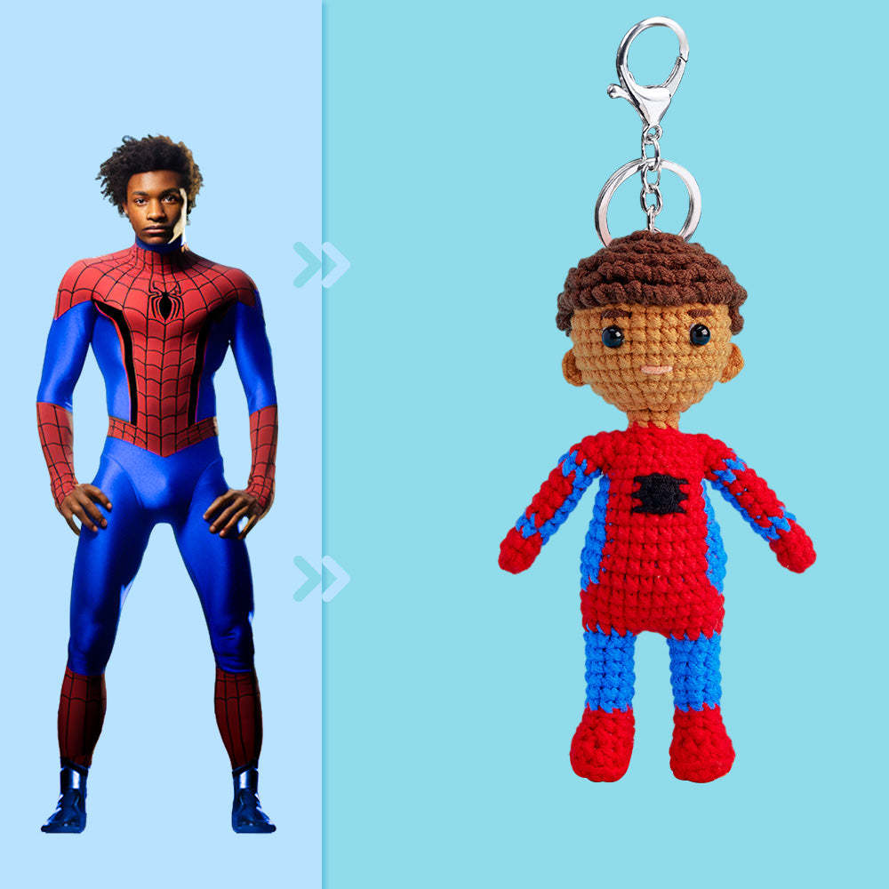 Ganzkörper Anpassbare 1-personen-häkelpuppe, Personalisierte Geschenke, Handgewebte Minipuppen – Spiderman - MeineFotoTassen