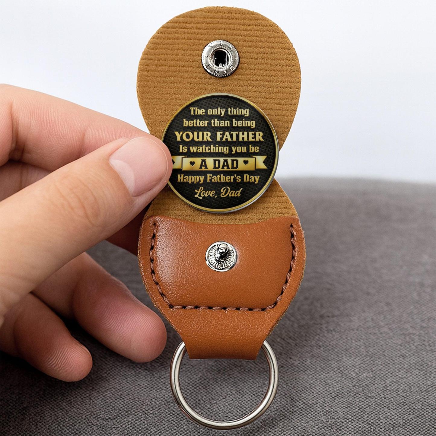 „To My Son Watching You Be A Dad"-Monogramm-Initiale – personalisierte individuelle Taschenumarmung - MeineFotoTassen