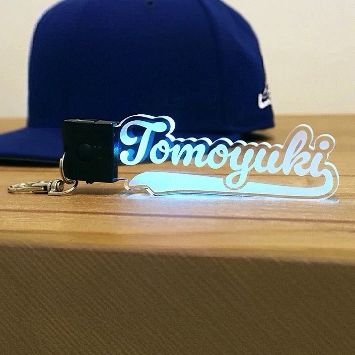 Custom LED Name Keychain LED Glowing Keychain Name Keychain for Friends