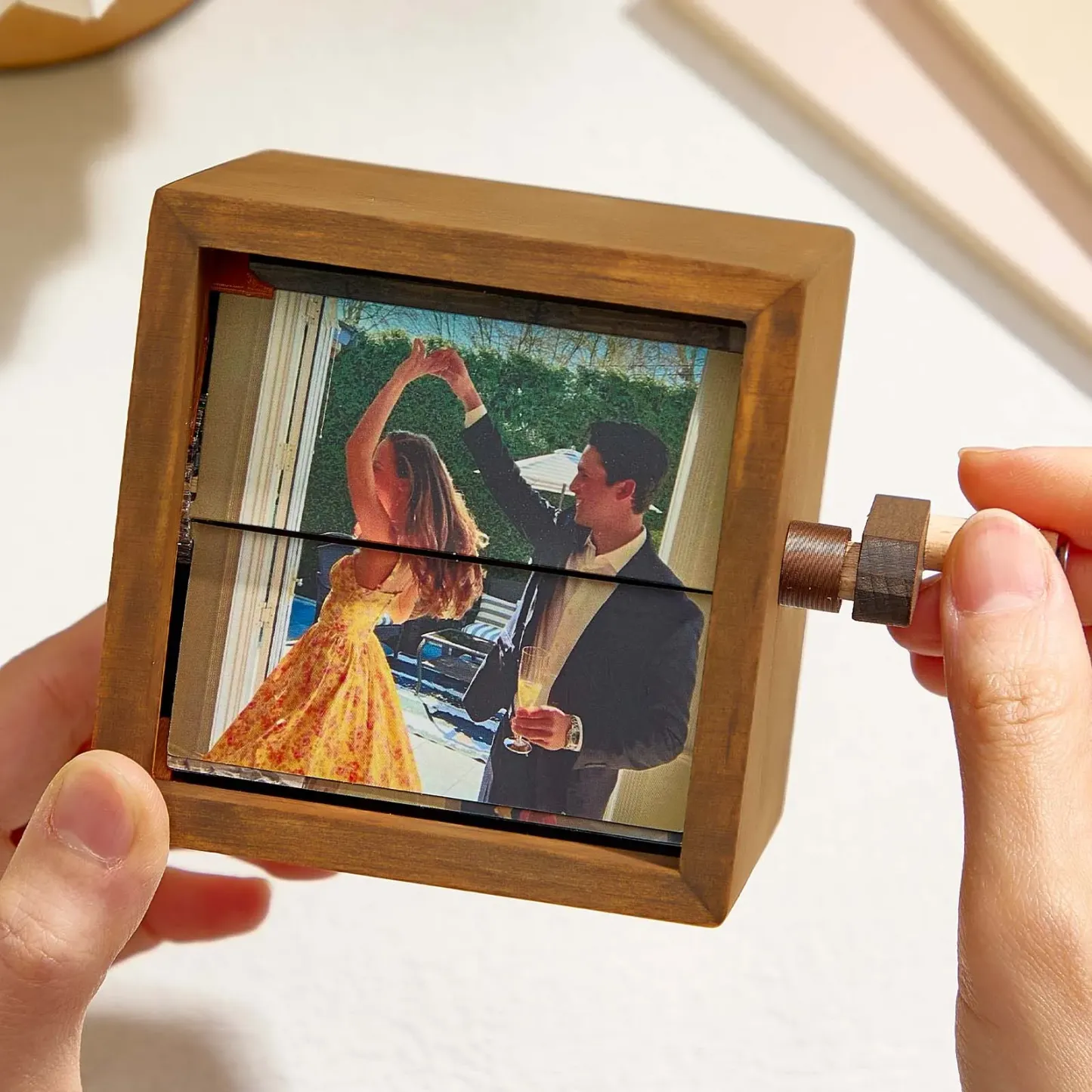 Custom Music Flipbook Frame Animation Machine Mechanical Hand-cranked Photo Album - CustomPhotoKeychainUK