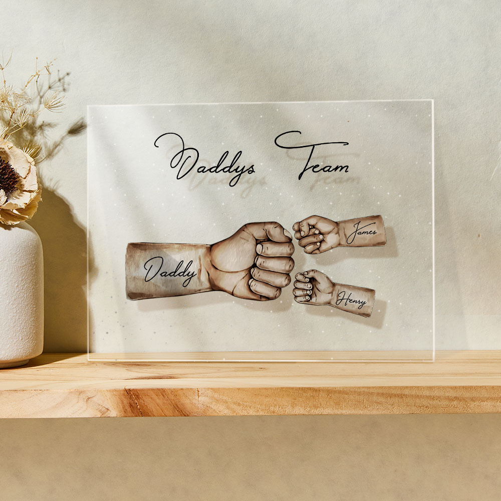 Custom Plaque Personalized Daddy's Team Fist Bump Father's Day Gift - CustomPhotoKeychainUK