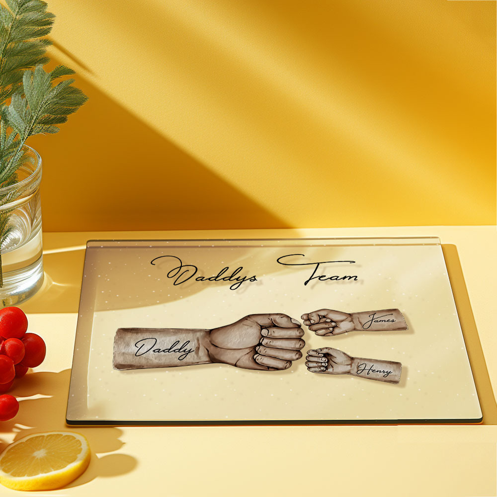 Custom Plaque Personalized Daddy's Team Fist Bump Father's Day Gift - CustomPhotoKeychainUK