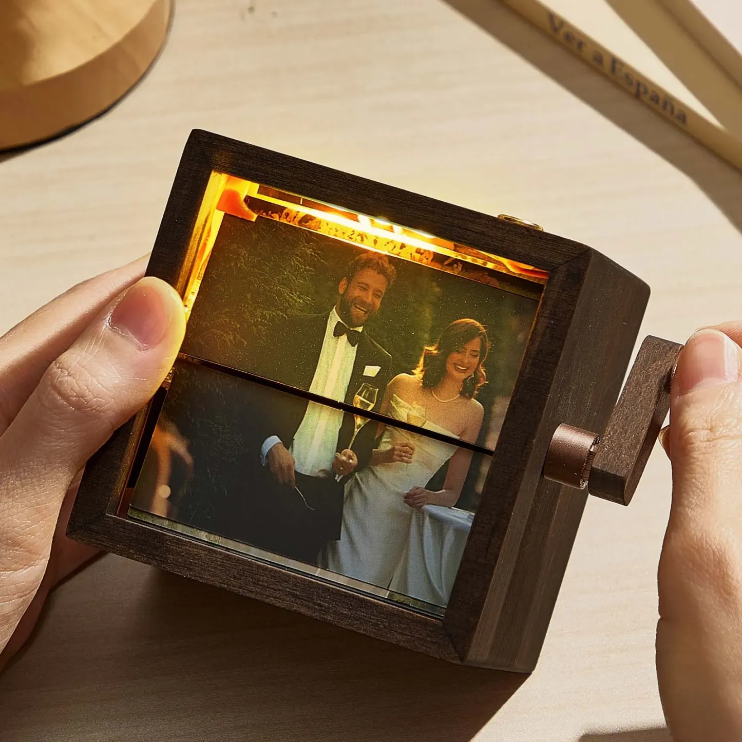 Custom Music Flipbook Frame Animation Machine Mechanical Hand-cranked Photo Album - CustomPhotoKeychainUK