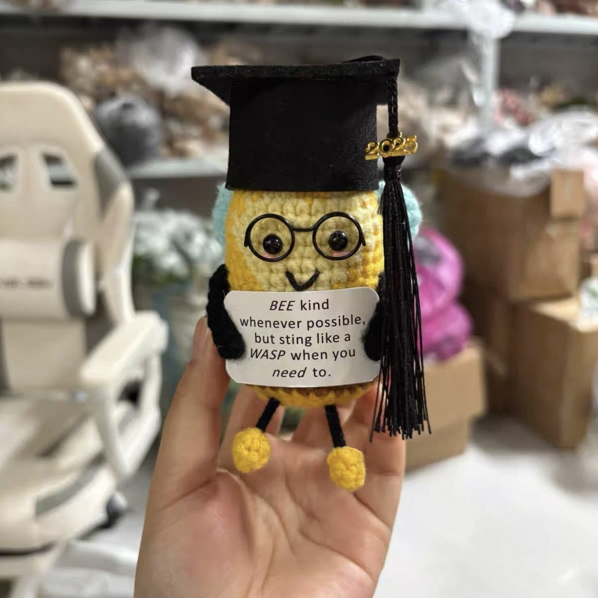 2025 Doctoral Hat Handmade Crochet Doll Positive Energy Graduation Gift Suitable for Friends, Classmates and Teachers
