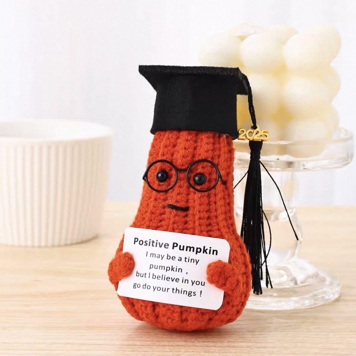 2025 Doctoral Hat Handmade Crochet Doll Positive Energy Graduation Gift Suitable for Friends, Classmates and Teachers