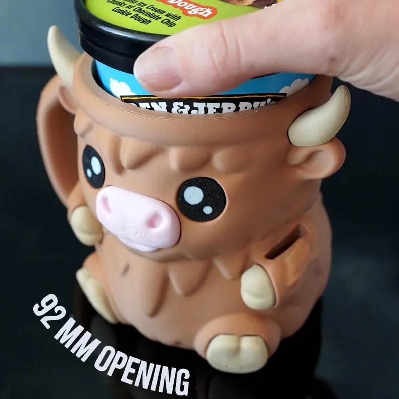 Highland Cow Ice Cream Pint Holder, Reusable Ice Cream Pint Sleeve Cute Cow Themed Cooler for Dessert, Popsicle, Beer Can, Funny Highland Cow Gifts & Cream Lovers - MyPhotoKeychainUK