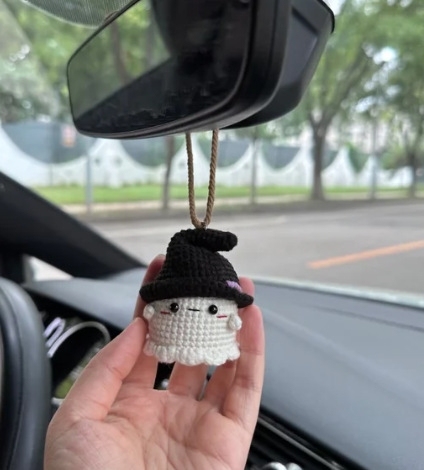 Crochet Bat Car Charm: Halloween Rearview Mirror Decoration - 