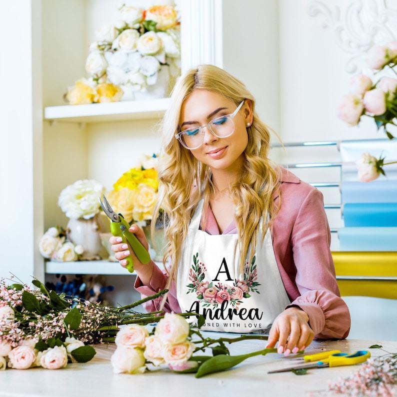 Personalized Floral Apron for Women Custom Aprons Chef Gifts Grilling Apron Baking Gift, Mom, Daughter - MyFaceBoxerUK