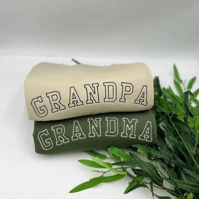 GRANDMA, GRANDPA Embroidered Sweatshirt, Mom Dad Crewneck Grandparents' Day Gift - MyFaceBoxerUK