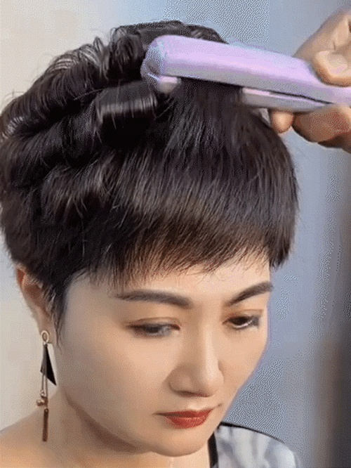 Mini ceramic hair straightener with constant temperature care, portable and space-saving, straightens and curls hair with just one click