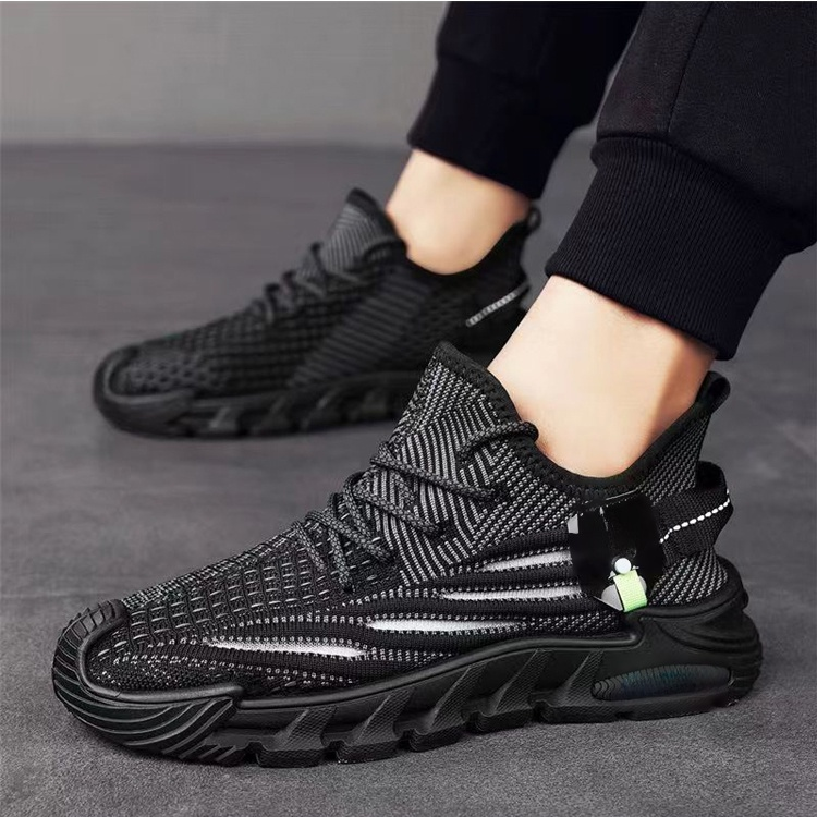 New mesh sports flying woven men's shoes