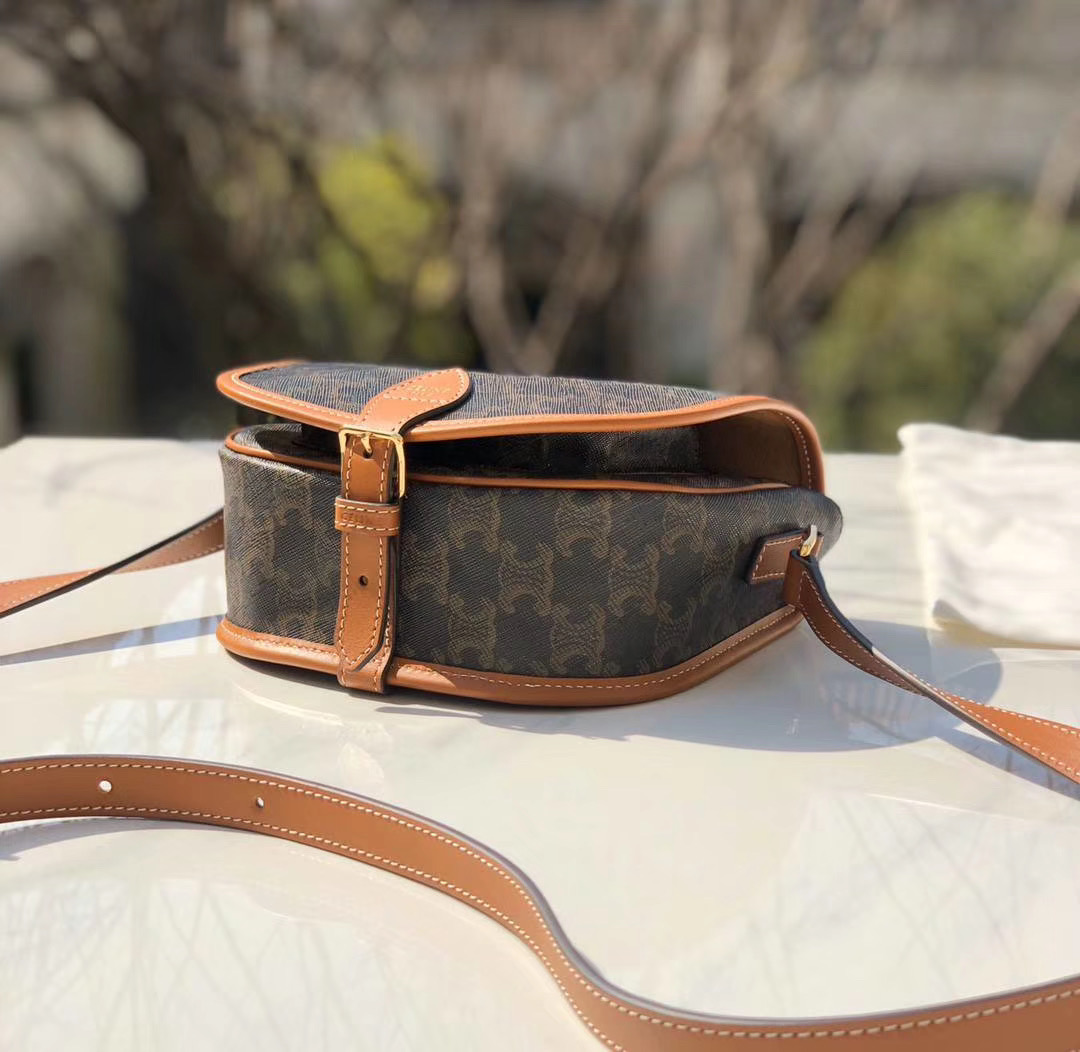 CELINE 賽琳 Folco系列 經典老花 牛皮革 馬鞍包 單肩包 斜挎包 191502