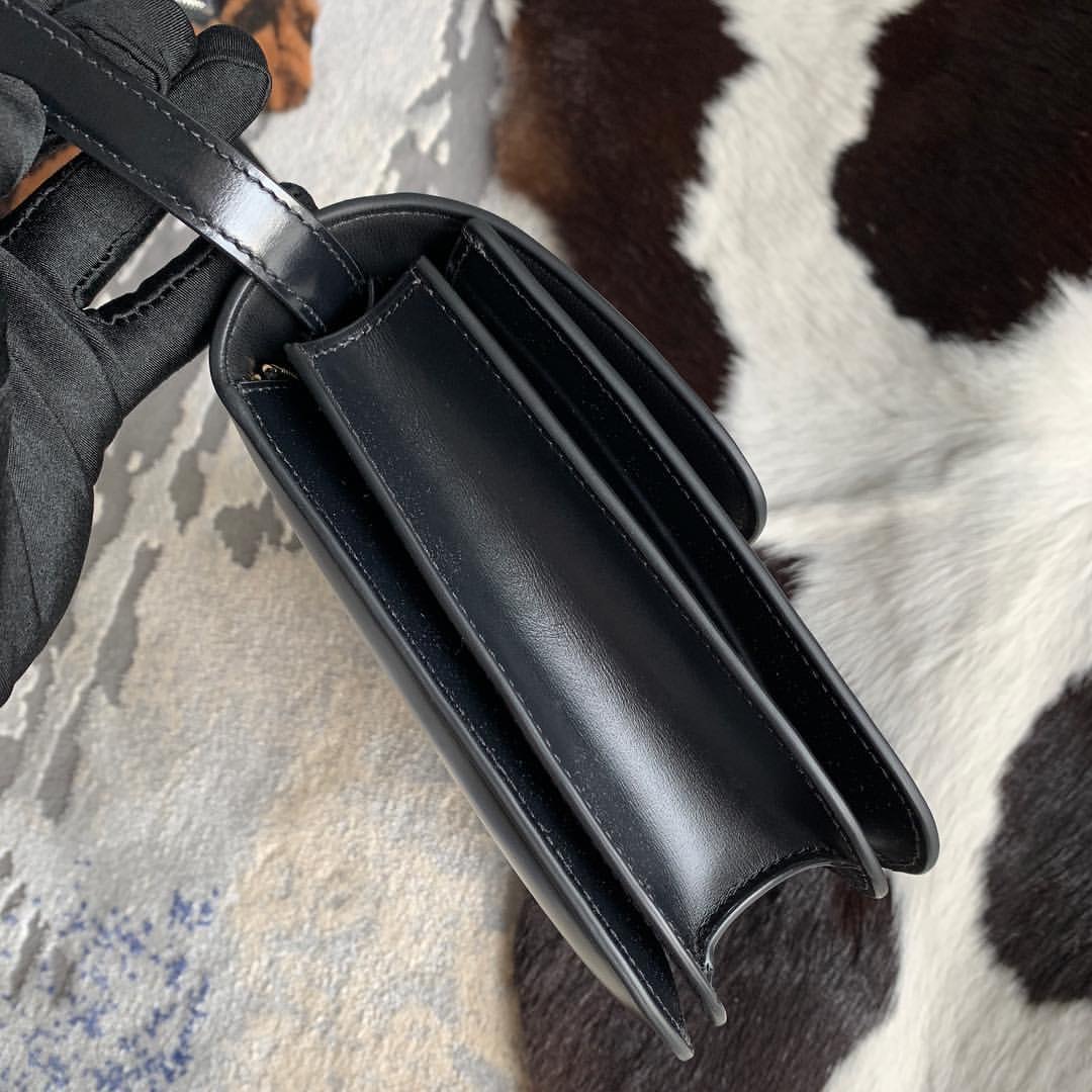 CELINE 賽琳 CLASSIC 黑色 復古金釦 中號 豆腐包 小方包 單肩包 斜挎包 189173