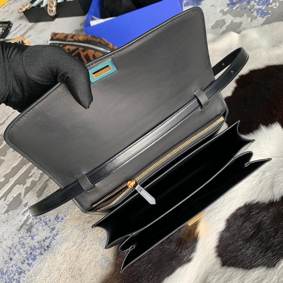 CELINE 賽琳 CLASSIC 黑色 復古金釦 中號 豆腐包 小方包 單肩包 斜挎包 189173