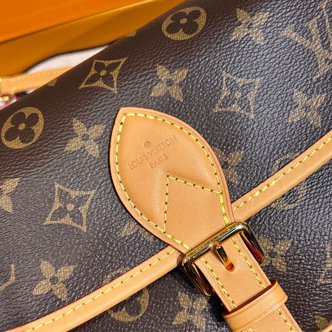 LV 路易威登 DIANE系列 經典 老花 腋下包 法棍包 肩背 斜挎包 粉M45985 黑M4604