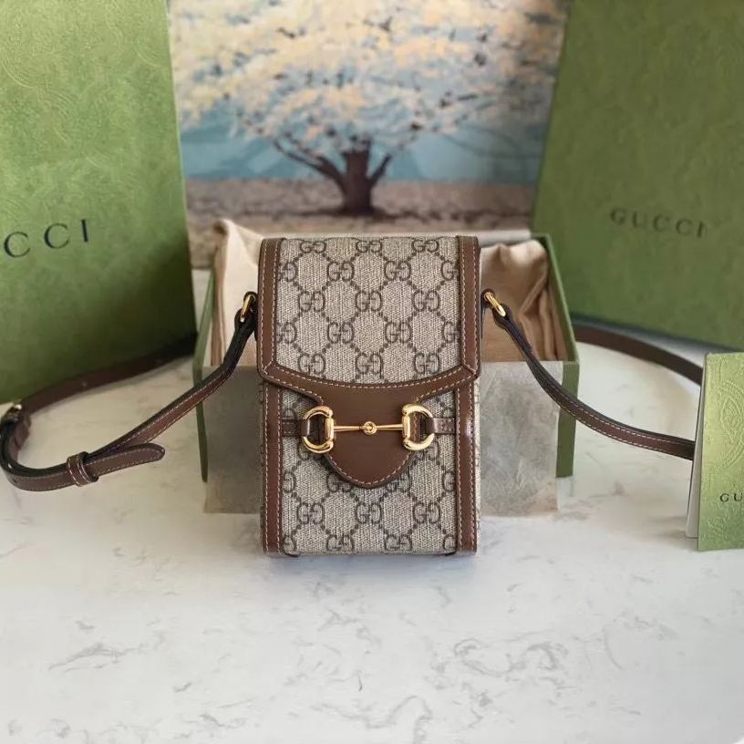 GUCCI 古馳 625615 Gucci 1955 Horsebit PVC 防水布 復古手機包 斜挎包