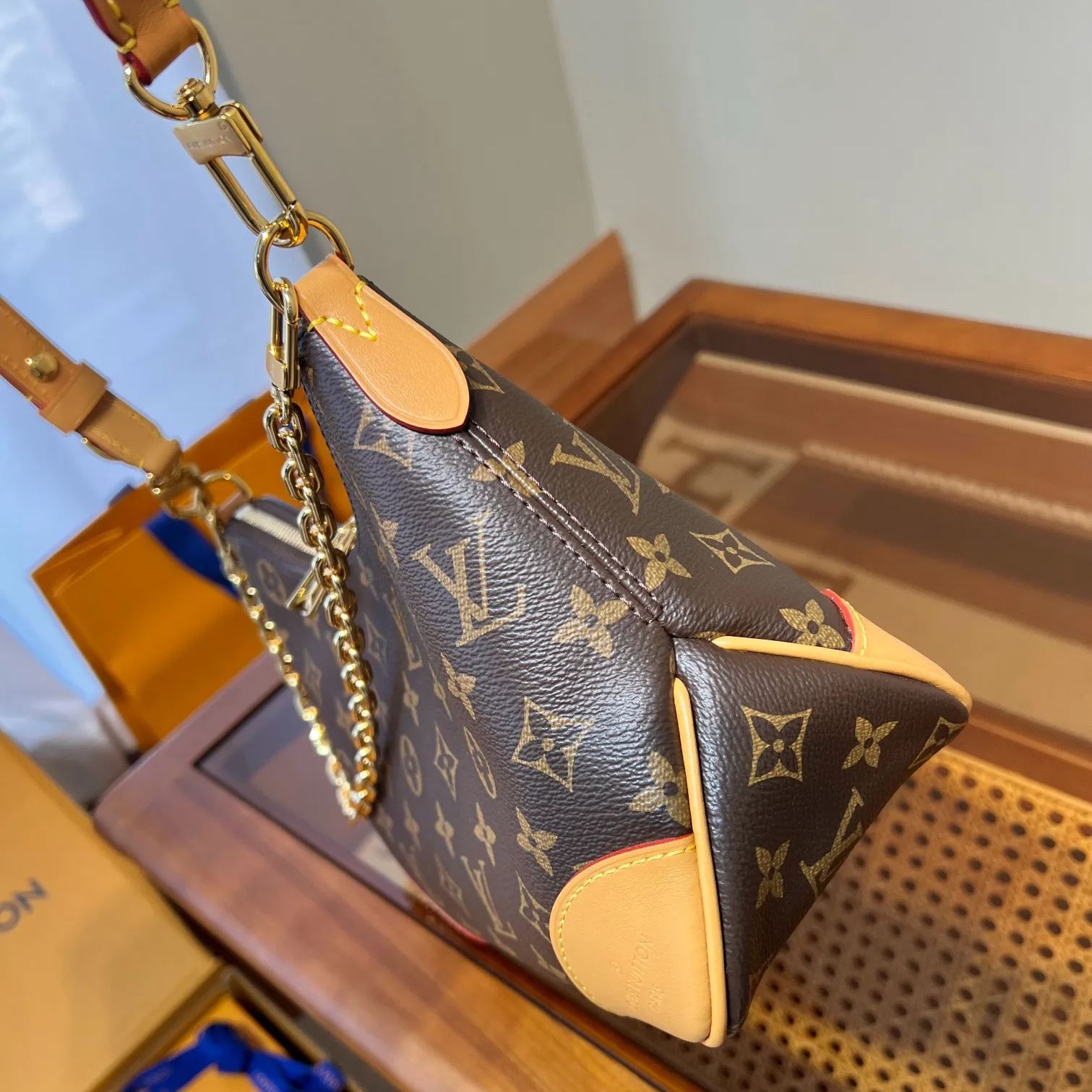 LV 路易威登 Boulogne 牛角包 經典 老花 腋下包 肩背 側背 斜挎包 M45832