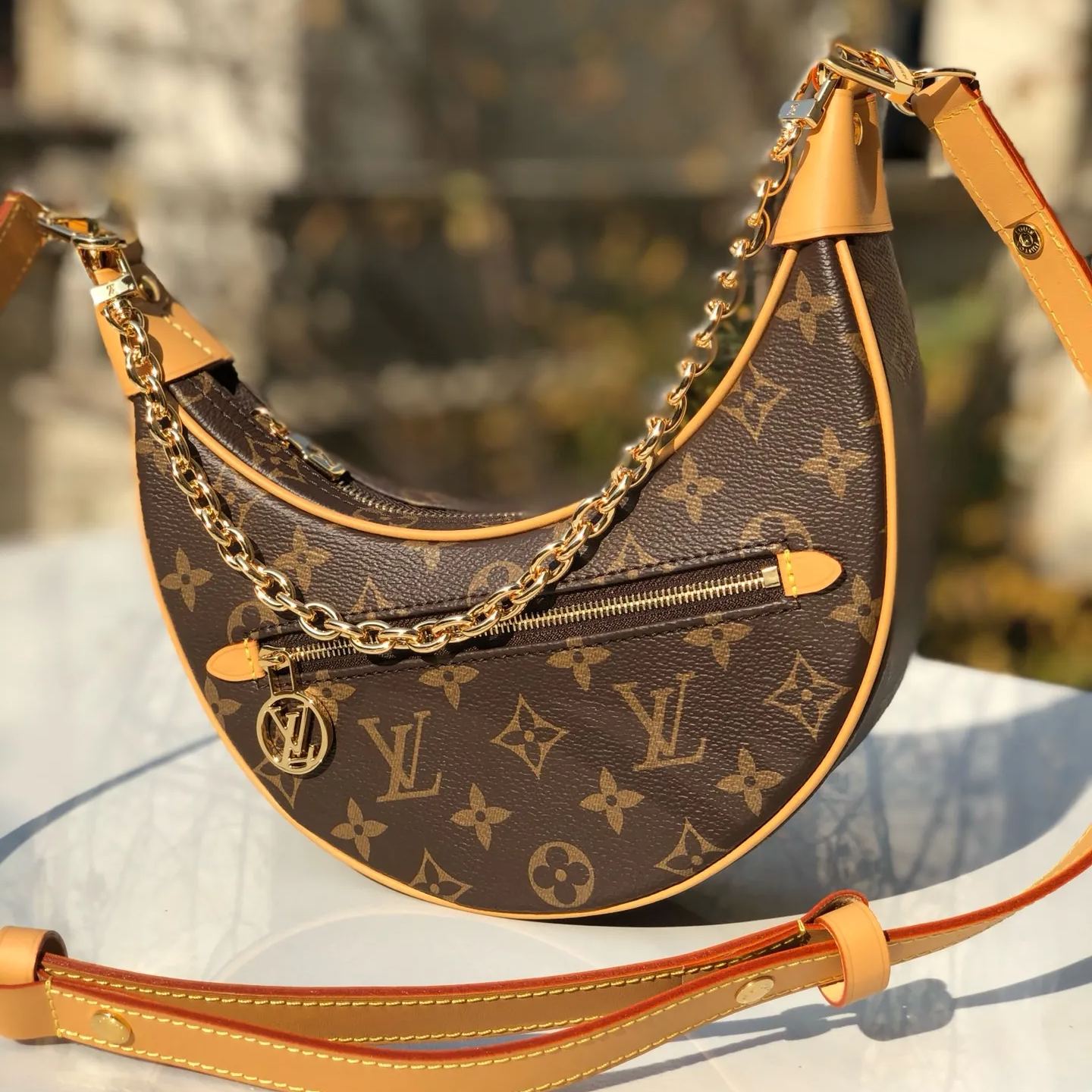 LV 路易威登 LOOP 手袋 經典老花 腋下包 單肩包 牛角包 半月包