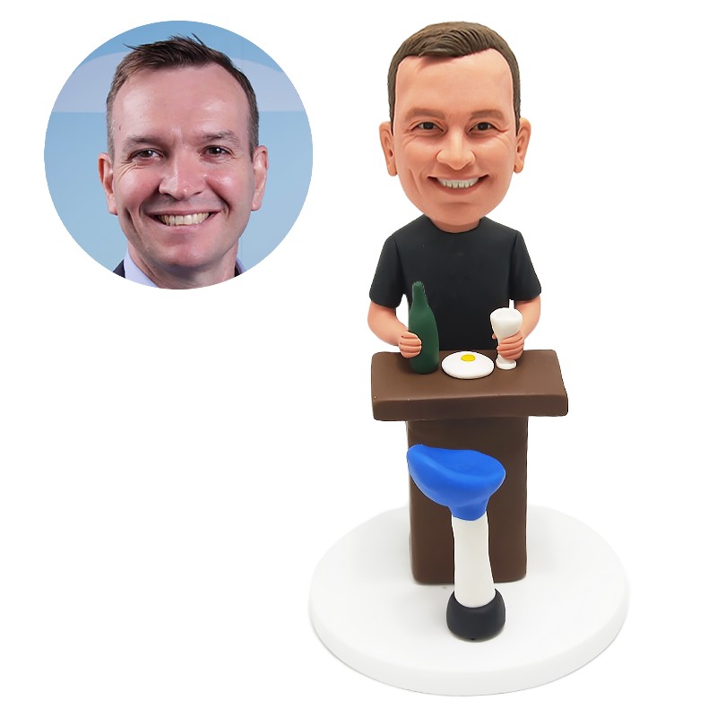 personalised bobble head man drinking