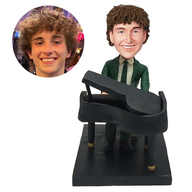 personalised bobble head pianist playing the piano