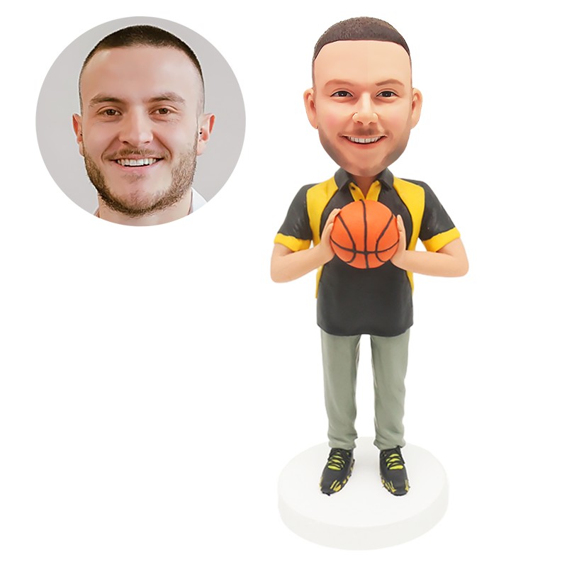 custom bobble head casual man holding a basketball