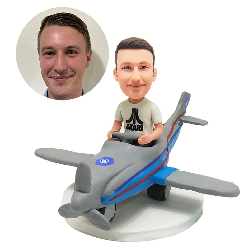 custom bobblehead figure pilot in the plane