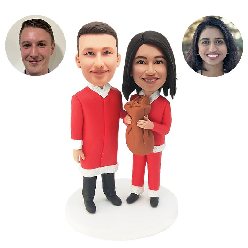 personalised bobble head christmas couple holding a brown bag