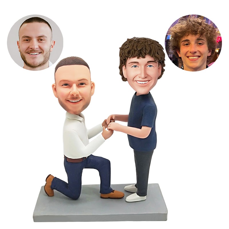 custom bobblehead figure couple holding hands