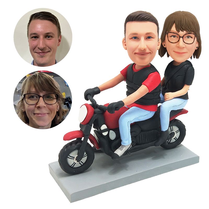 personalized bobblehead couple riding a motorcycle