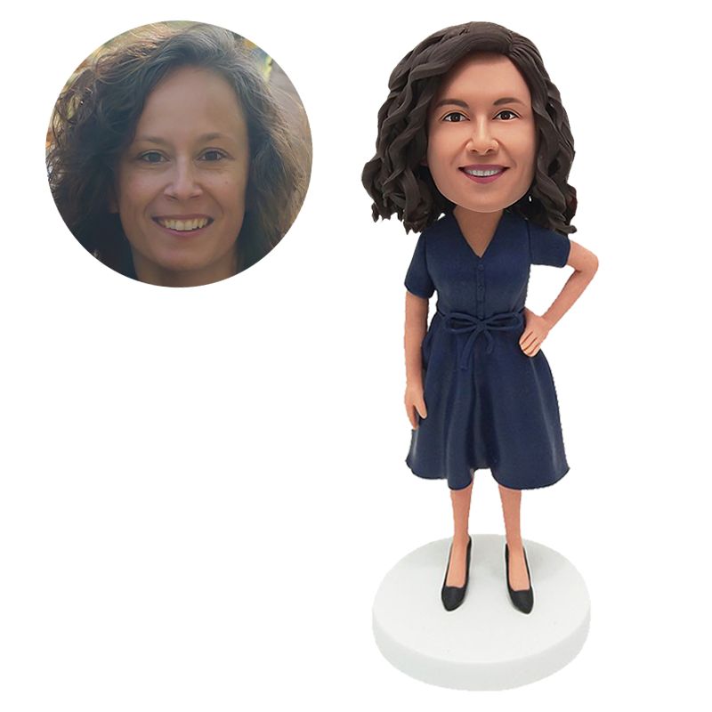 custom bobblehead casual lady with one hand on the hip