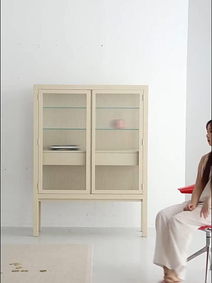 リブガラスサイドキャビネット