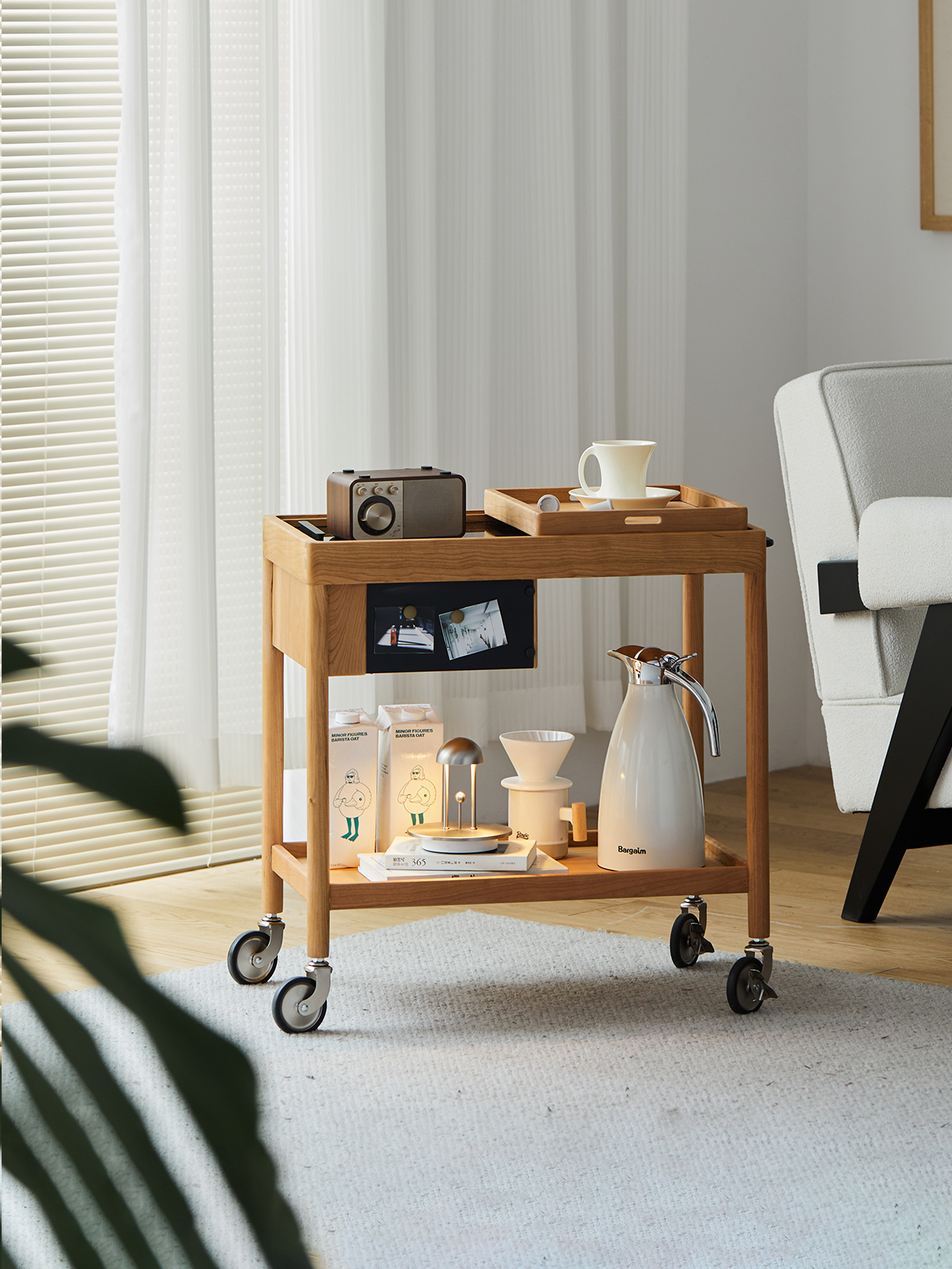 キャスター付きコンパクトウッドサイドワゴン | 移動も楽々 多用途で