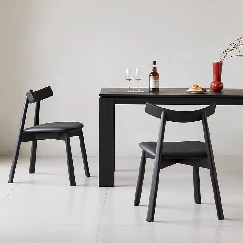 モダンデザイン ダイニングチェア 黒 ダイニングチェア チェア モダン デザインチェア PVC ブラック 黒 椅子