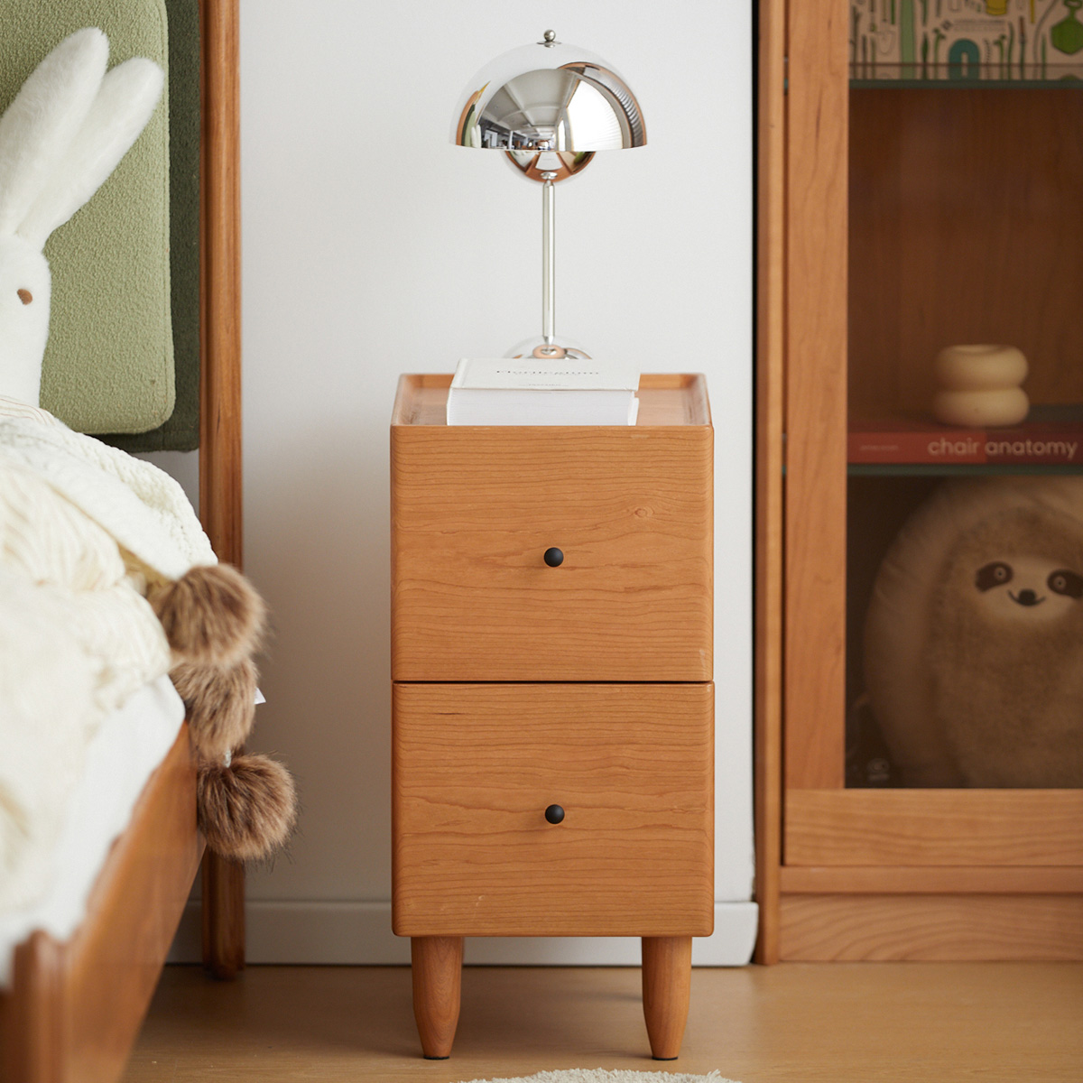 チェリーウッドスリムナイトテーブル | 美しい木目と高級感を兼ね備え