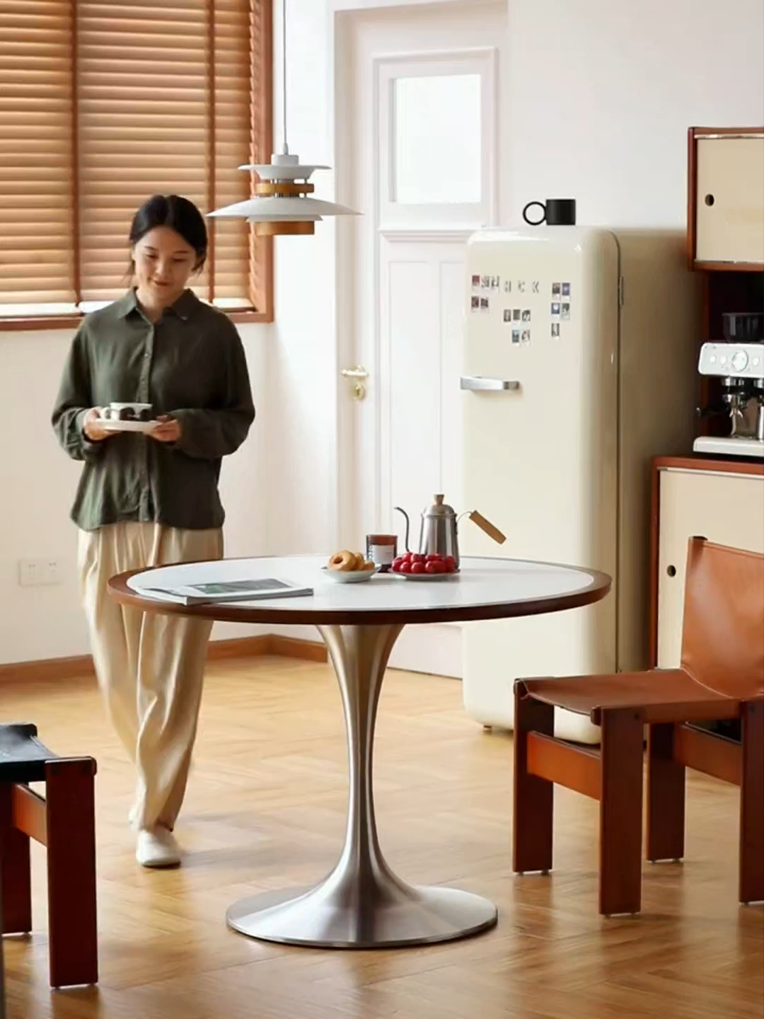 Woody Prime Boxツゲ材 天然木ステンレス脚ラウンドテーブル Woody Prime Boxツゲ材 天然木ステンレス脚ラウンドテーブル