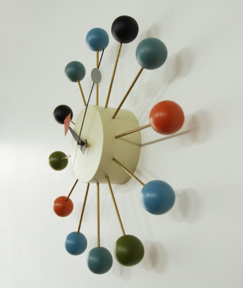 ポップデザインウォールクロック | カラフルで遊び心あるデザイン