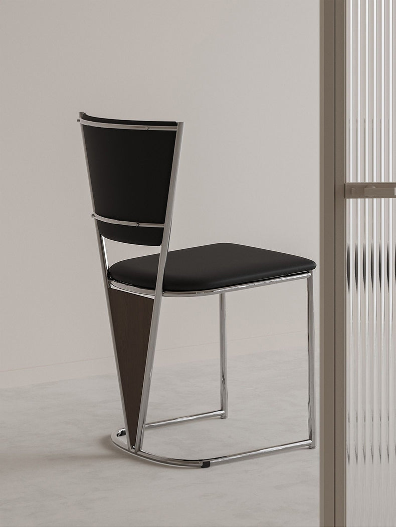 三角スタイルチェア | 幾何学的フォルムが映える洗練デザイン – CAGUUU