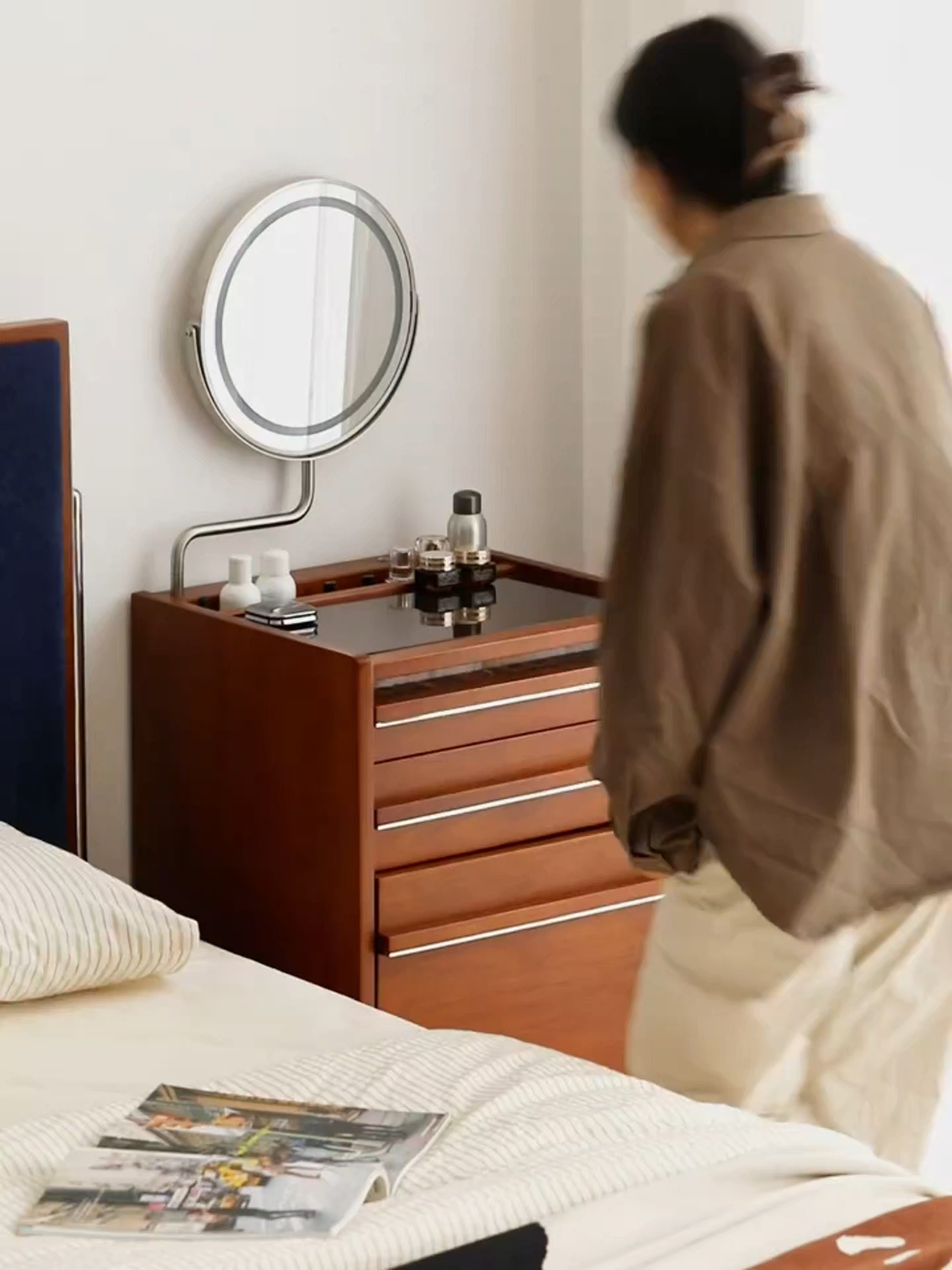 価格交渉OK！木製ドレッサー（ナチュラル色）　多収納！多機能！ Amazon｜ドレッサー 小さめ、ドレッサー、スツール付き鏡台、4