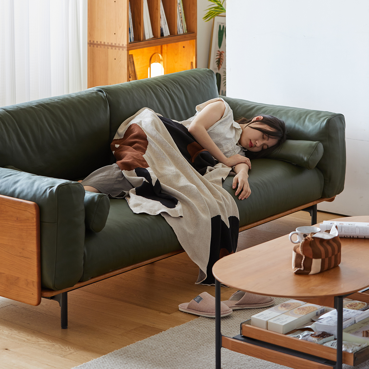 ウッドフレーム本革クッションソファ【カスタマイズ可】