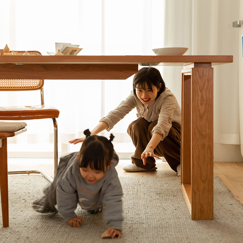 チェリーウッドロングダイニングテーブル | 来客時にも活躍する