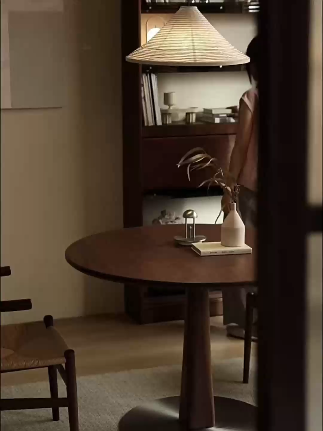 Woody Prime Walnut ウォールナット材 天然木ラウンドダイニングテーブル