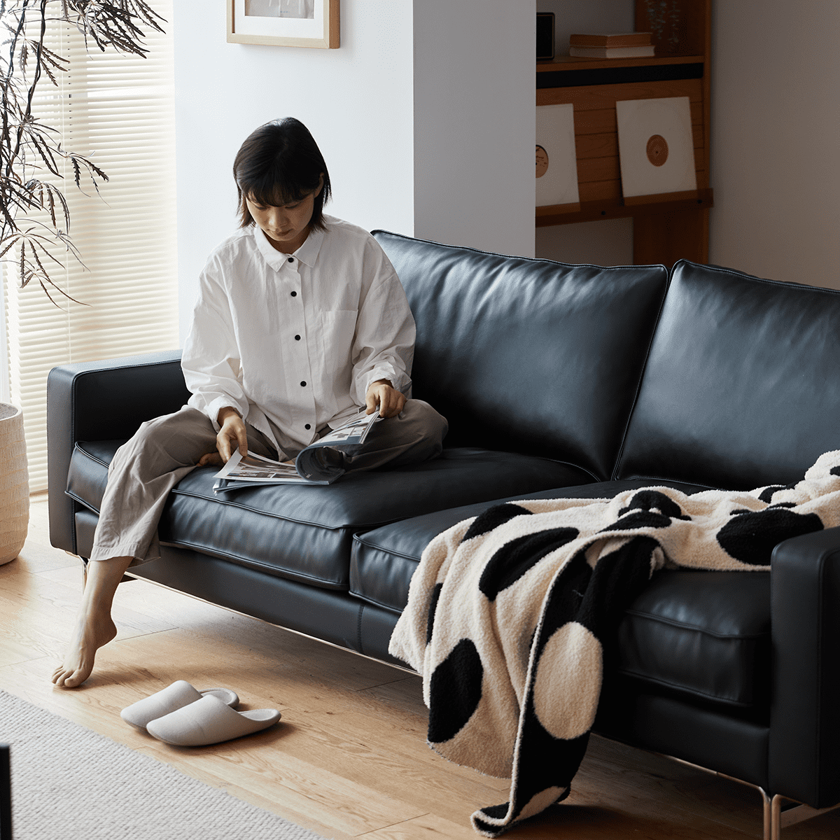 ヴィンテージ風本革ブラッククッションソファ【カスタマイズ可】
