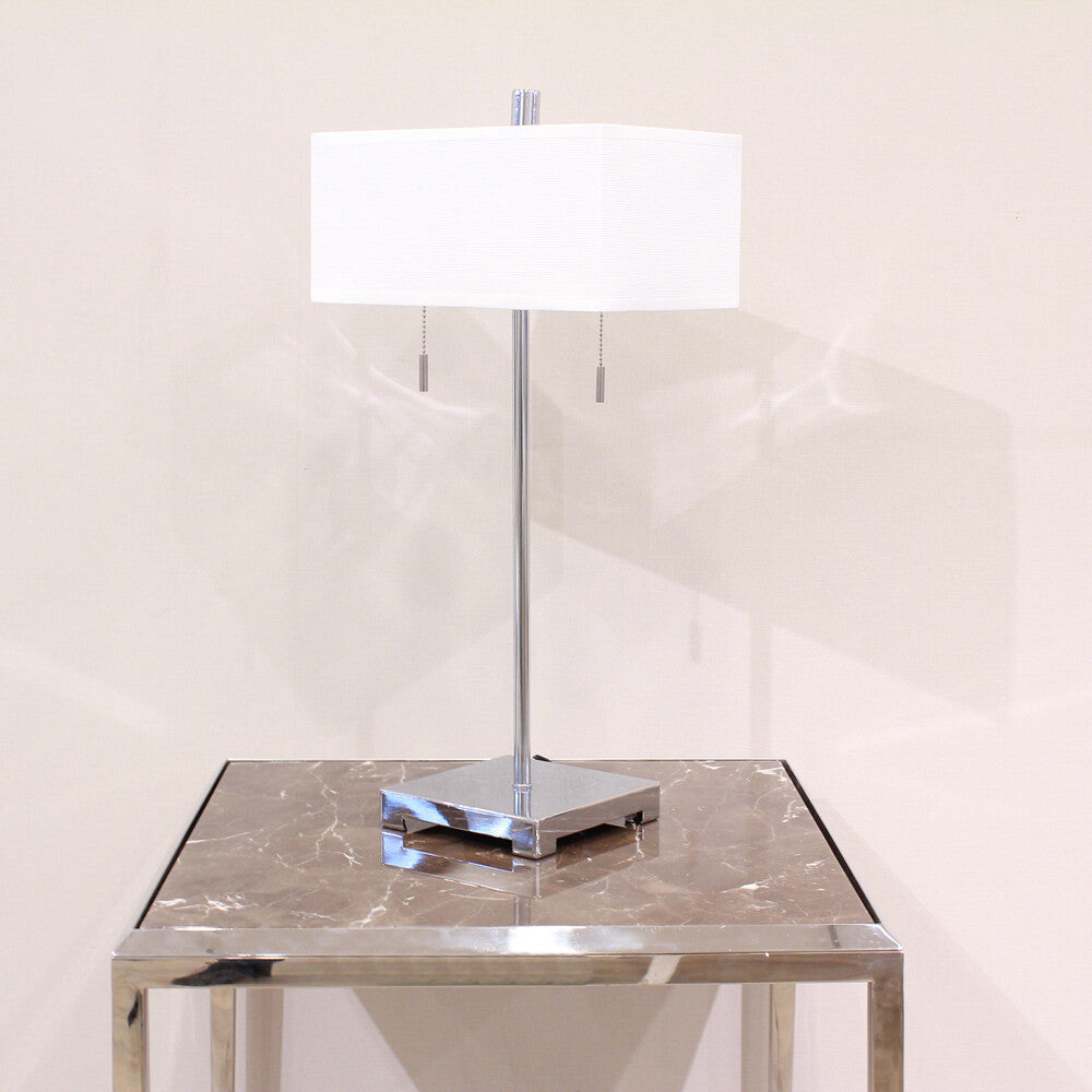 シンプルホワイトスクエアシェードテーブルランプ | どんな部屋