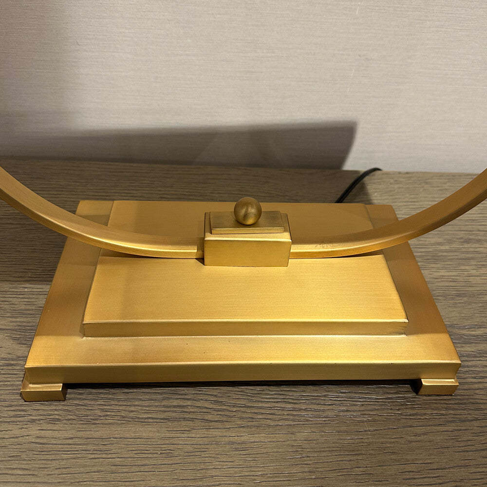 ラグジュアリースチールシェードゴールドテーブルランプ
