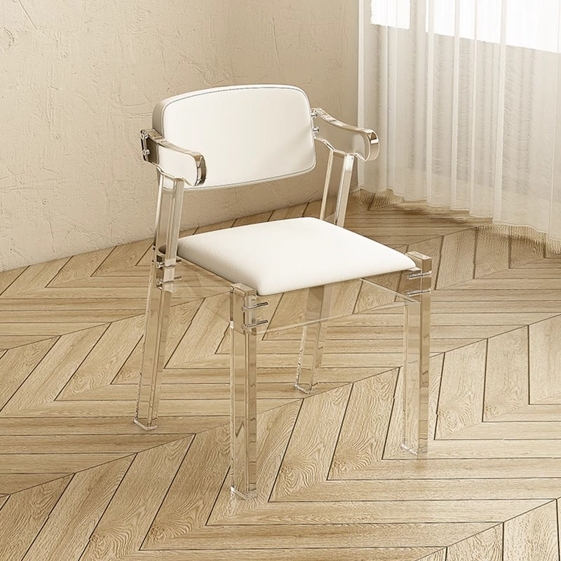 アクリル製クリスタルチェア | 透明感と光沢感が魅力 インテリアを広く