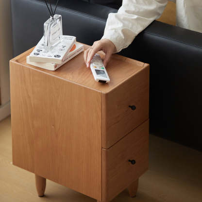 チェリーウッドスリムナイトテーブル | 美しい木目と高級感を兼ね備え