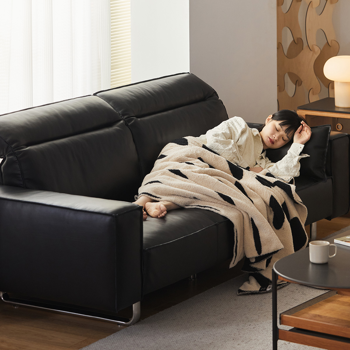 ステンレス脚本革ブラッククッションソファ【カスタマイズ可】 | 高級