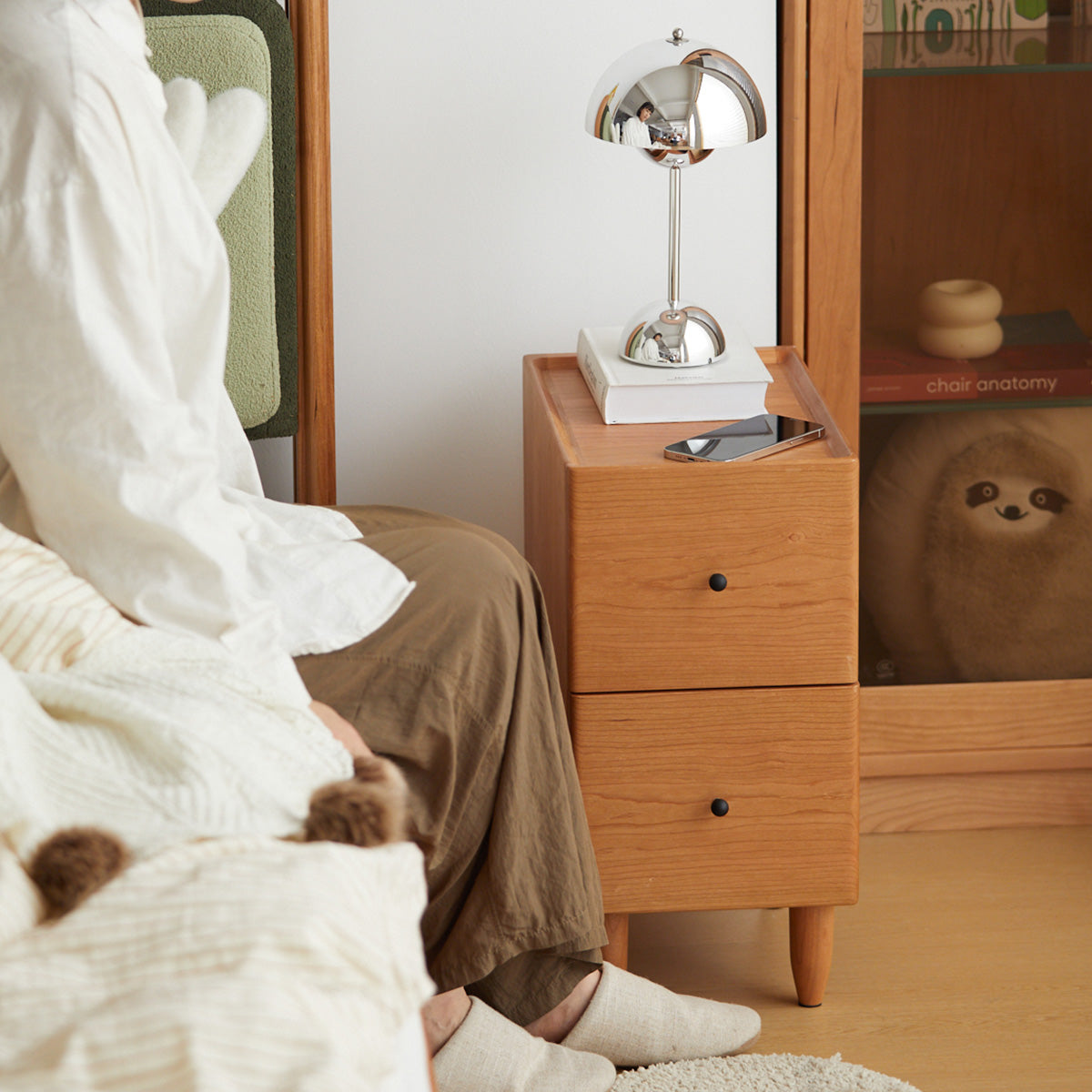 チェリーウッドスリムナイトテーブル – CAGUUU