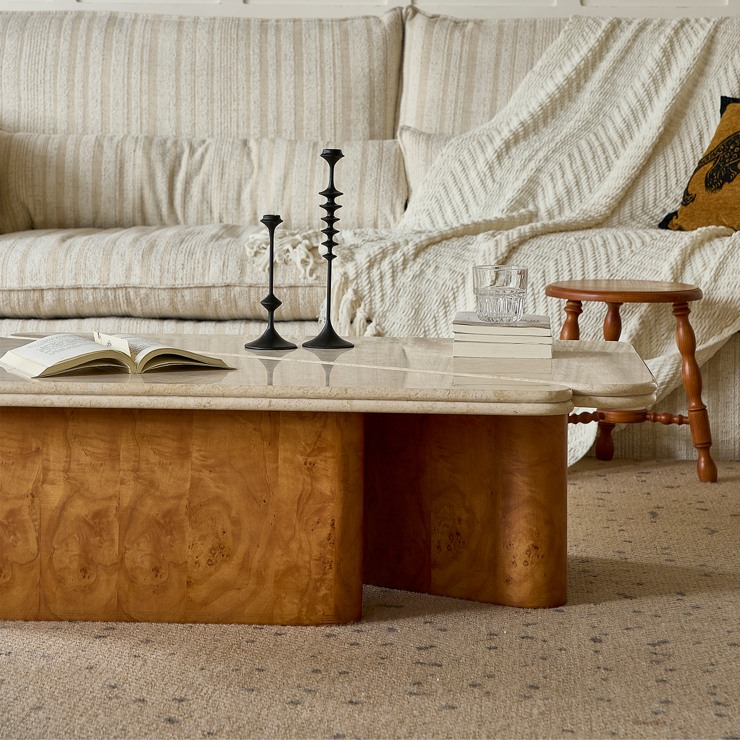 フォールドラインテーブル